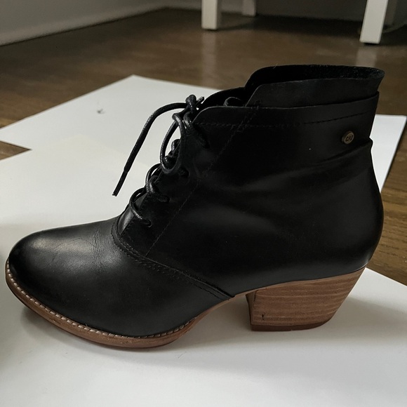 Whimsygoth Dark Academia Black leather lace up ankle boot - Picture 10 of 12